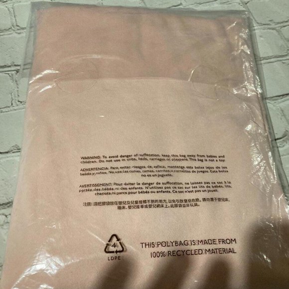 J Crew BF375 NWT Woman's Plus Size 2X Magic Rinse Sweatshirt in Kiss Print - Picture 5 of 6